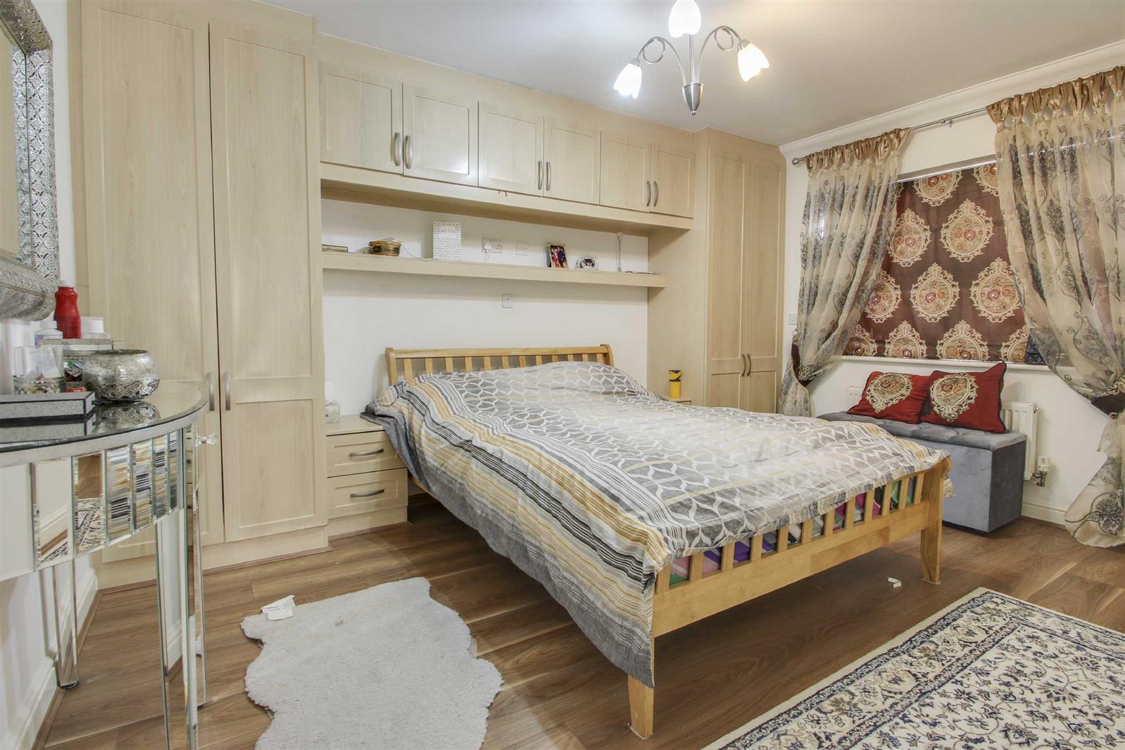 Upton Grove, Shenley Lodge, Milton Keynes